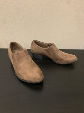 Jessica Cline suede feel shoes EUC